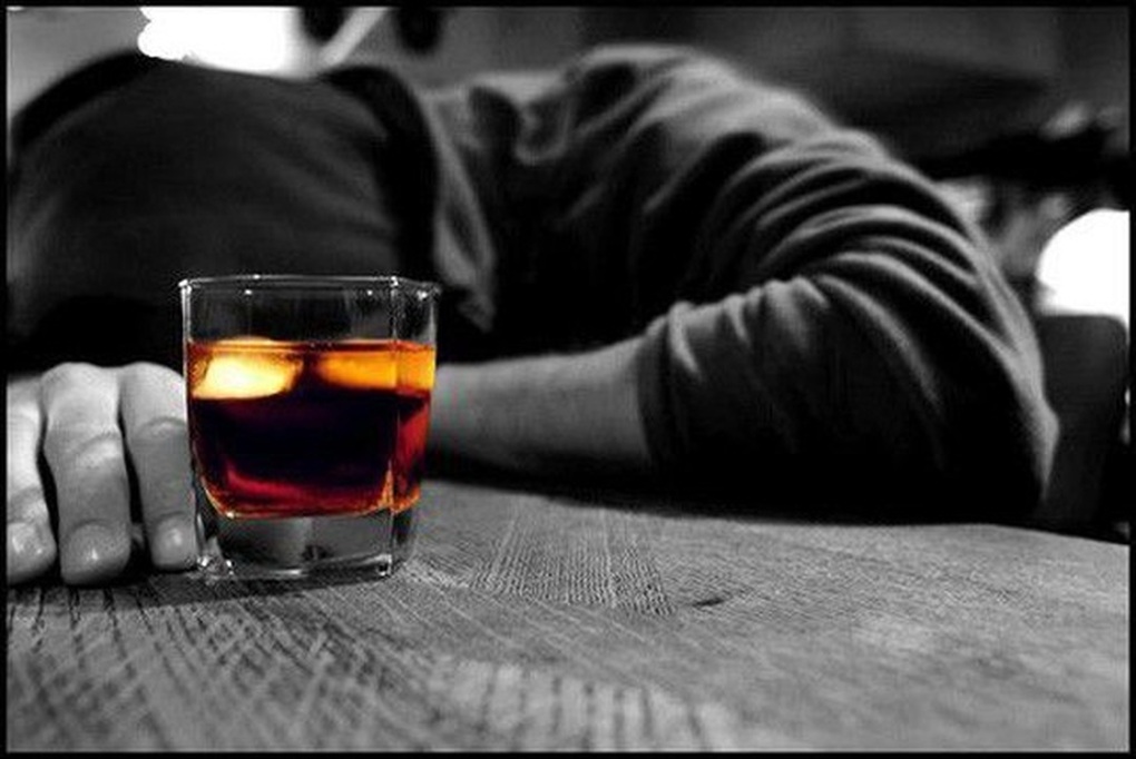 Quan hệ tình dục khi người khác say rượu có thể bị xử lý về tội gì? - 1 Quan hệ tình dục khi người khác say rượu có thể bị xử lý về tội gì? - 1