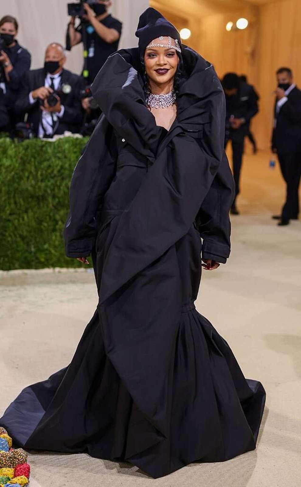 Choáng ngợp với loạt trang phục ấn tượng của mỹ nhân dự MET gala 2021 - 39 Choáng ngợp với loạt trang phục ấn tượng của mỹ nhân dự MET gala 2021 - 39