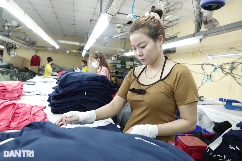 Nhiều doanh nghiệp sản xuất đang thiếu lao động trầm trọng - 1 Nhiều doanh nghiệp sản xuất đang thiếu lao động trầm trọng - 1