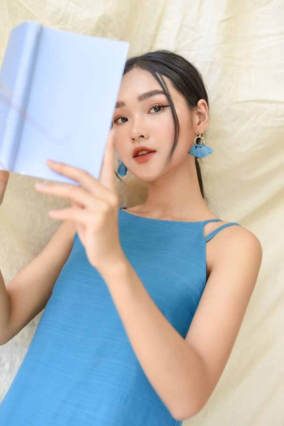Nữ sinh ĐH Kinh tế Quốc dân “lột xác” với hình ảnh gợi cảm hút hồn - 1 Nữ sinh ĐH Kinh tế Quốc dân “lột xác” với hình ảnh gợi cảm hút hồn - 1