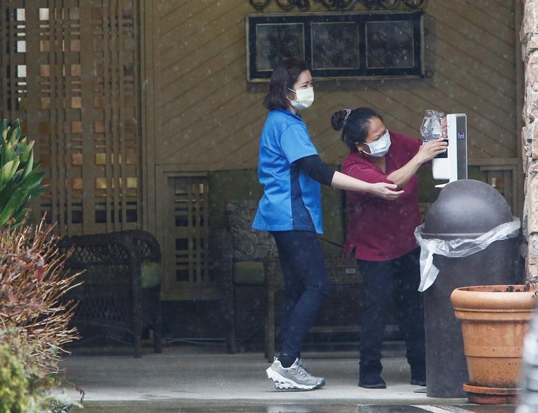 Bên trong điểm nóng virus corona liên quan đến 16 người tử vong tại Mỹ - 7 Bên trong điểm nóng virus corona liên quan đến 16 người tử vong tại Mỹ - 7
