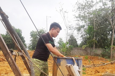 Covid-19 khiến giám đốc đi ship hàng, nhân viên về ...khoan giếng