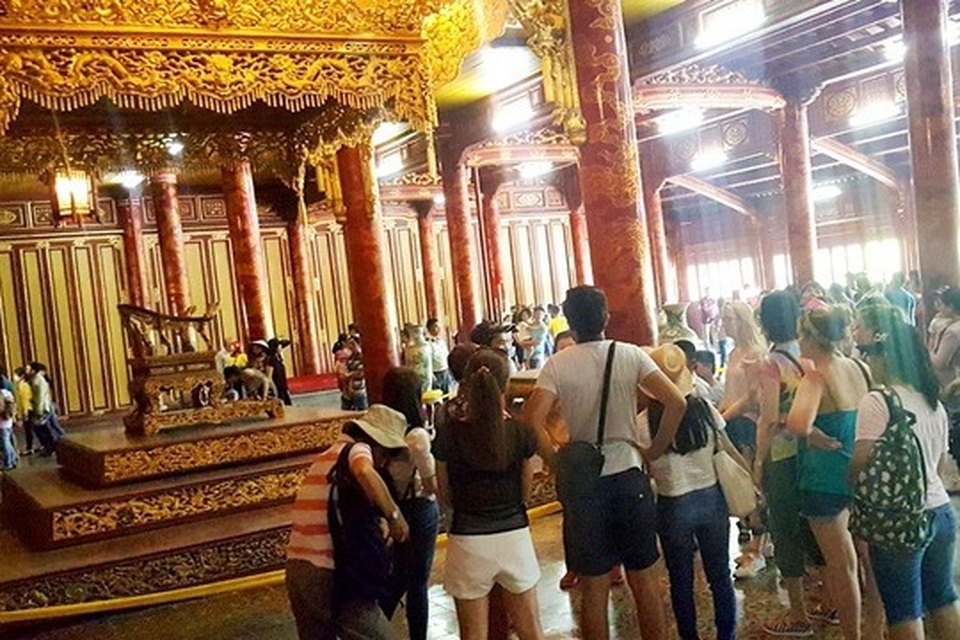 Ngắm ngôi điện đặt ngai vàng vua Nguyễn trước khi trùng tu - 2 Ngắm ngôi điện đặt ngai vàng vua Nguyễn trước khi trùng tu - 2