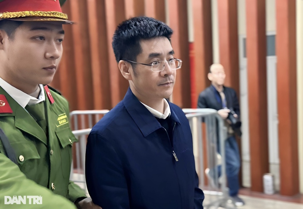 Bị cáo Hoàng Văn Hưng được giảm từ chung thân xuống 20 năm tù giam - 1 Bị cáo Hoàng Văn Hưng được giảm từ chung thân xuống 20 năm tù giam - 1