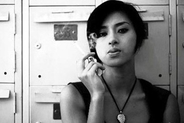 Nghệ sĩ phản ứng trước Thông tư cấm hút thuốc lá trên màn ảnh, sân khấu