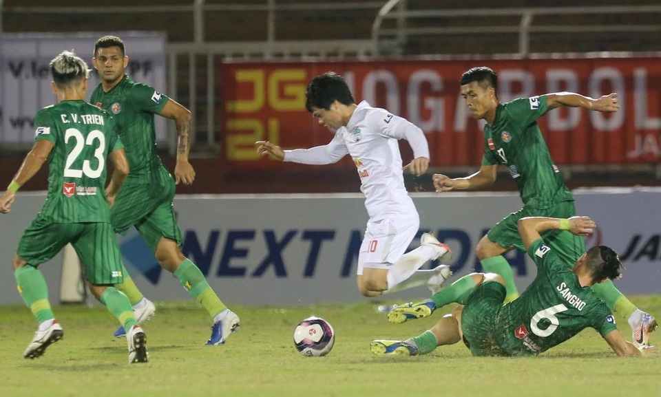 V-League 2021 mở màn với quá nhiều kịch tính - 2 V-League 2021 mở màn với quá nhiều kịch tính - 2
