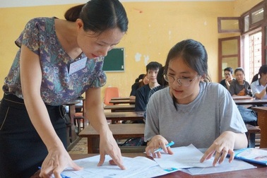 Chùm ảnh: Thí sinh cả nước làm thủ tục dự thi THPT quốc gia 2018