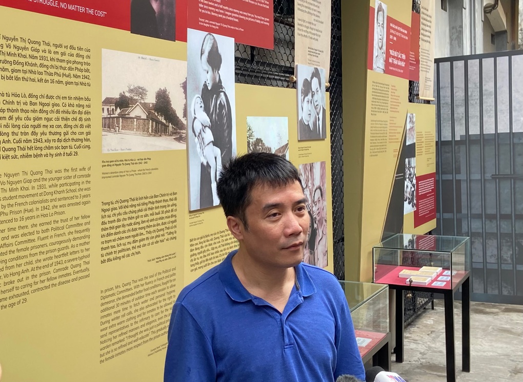 Tái hiện phút chia tay người chiến sĩ cách mạng tại “Bút sắc, lòng son” - 3 Tái hiện phút chia tay người chiến sĩ cách mạng tại “Bút sắc, lòng son” - 3