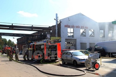 Hỏa hoạn lớn thiêu rụi kho hàng và xưởng ôtô của người Việt ở Berlin