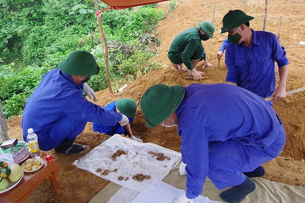 Tưởng niệm nạn nhân Covid-19: Vạn nỗi đau được xoa dịu từ tình người - 9 Tưởng niệm nạn nhân Covid-19: Vạn nỗi đau được xoa dịu từ tình người - 9