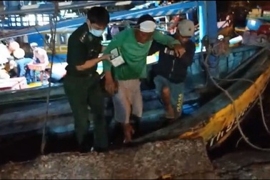Vụ chìm tàu 5 người chết và mất tích: Một thi thể dạt vào biển Sóc Trăng