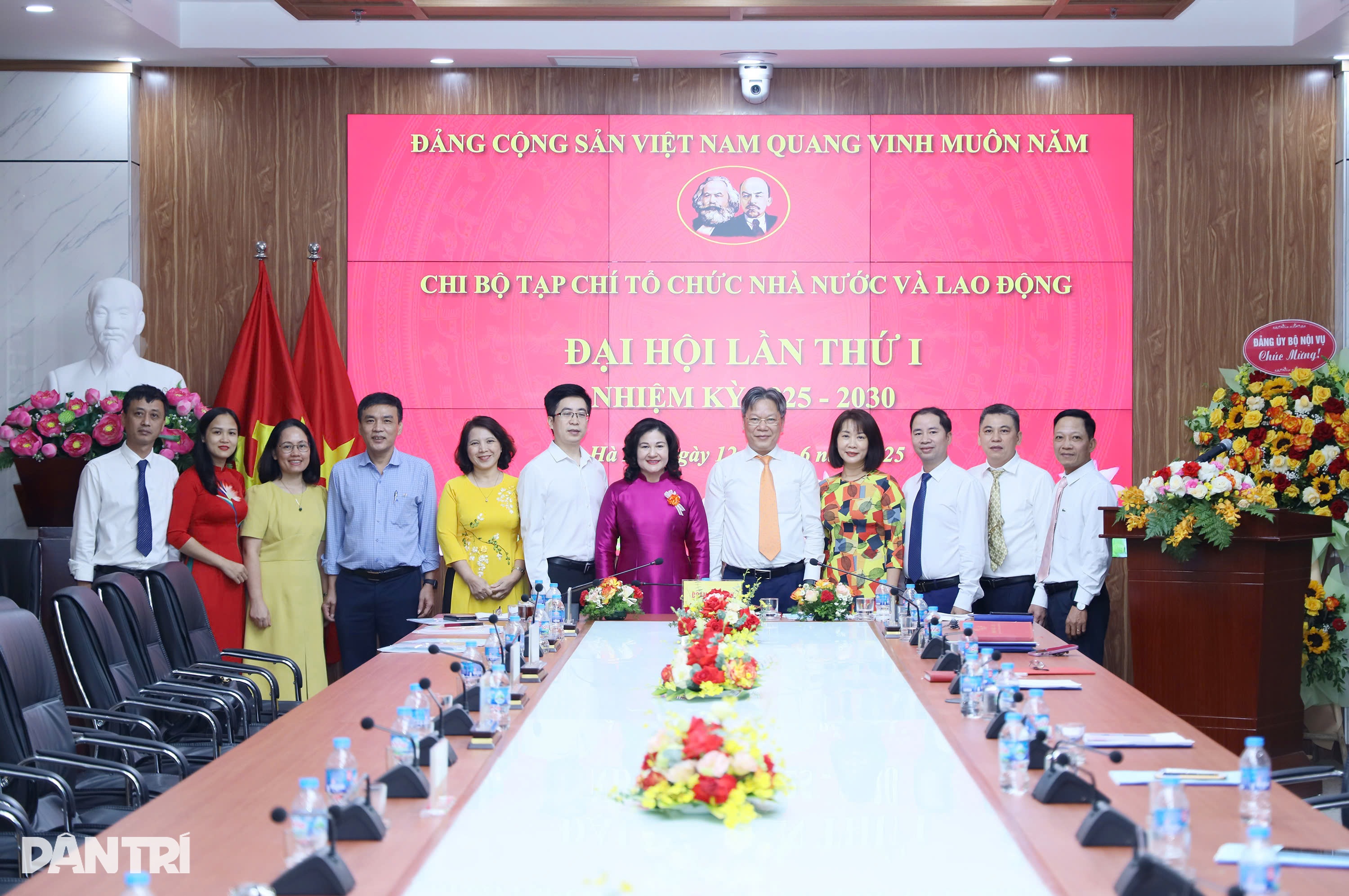 Xây dựng tạp chí Tổ chức nhà nước và Lao động điện tử thành ấn phẩm chủ lực - 6 Xây dựng tạp chí Tổ chức nhà nước và Lao động điện tử thành ấn phẩm chủ lực - 6