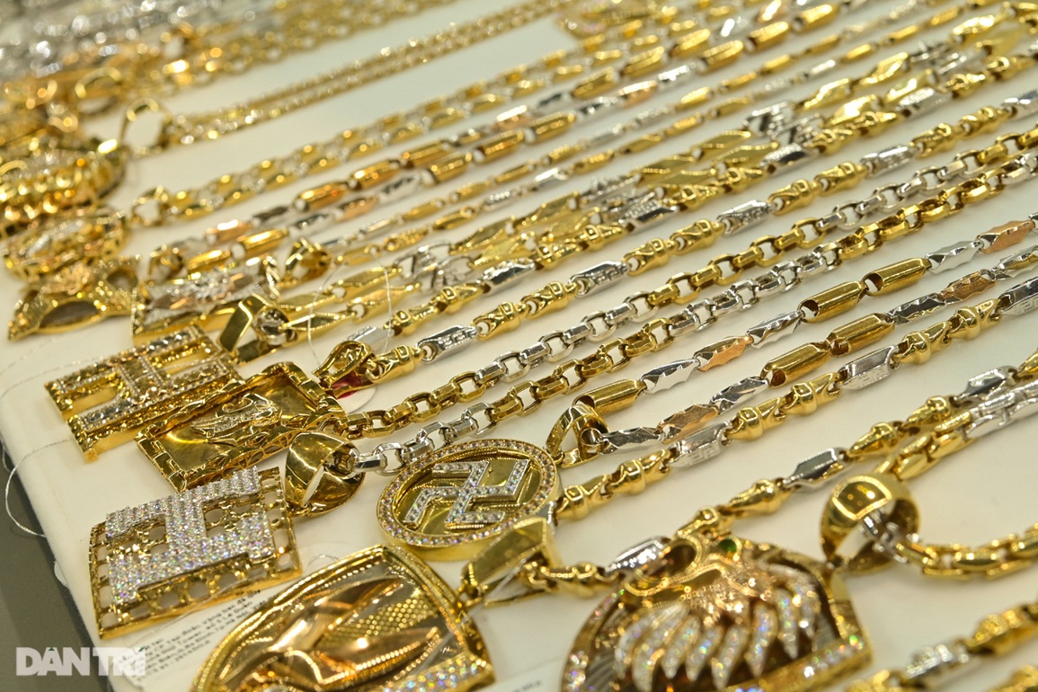 Đồng USD hạ nhiệt, giá vàng tiến sát 70 triệu đồng/lượng - 1 Đồng USD hạ nhiệt, giá vàng tiến sát 70 triệu đồng/lượng - 1