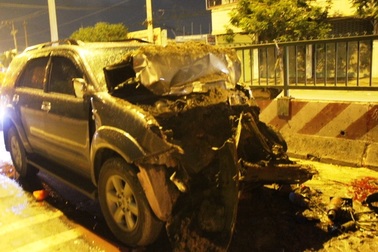 Thay lốp xe trên quốc lộ, 3 người thương vong