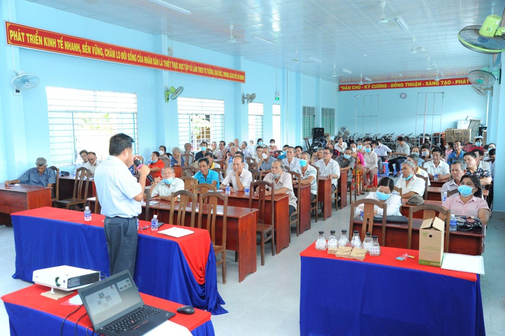 Cùng người dân tỉnh Bến Tre phòng trừ sâu đầu đen hại dừa bằng biện pháp sinh học - 2 Cùng người dân tỉnh Bến Tre phòng trừ sâu đầu đen hại dừa bằng biện pháp sinh học - 2