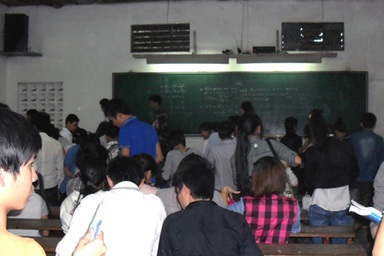 Sĩ tử “chê” lò luyện thi