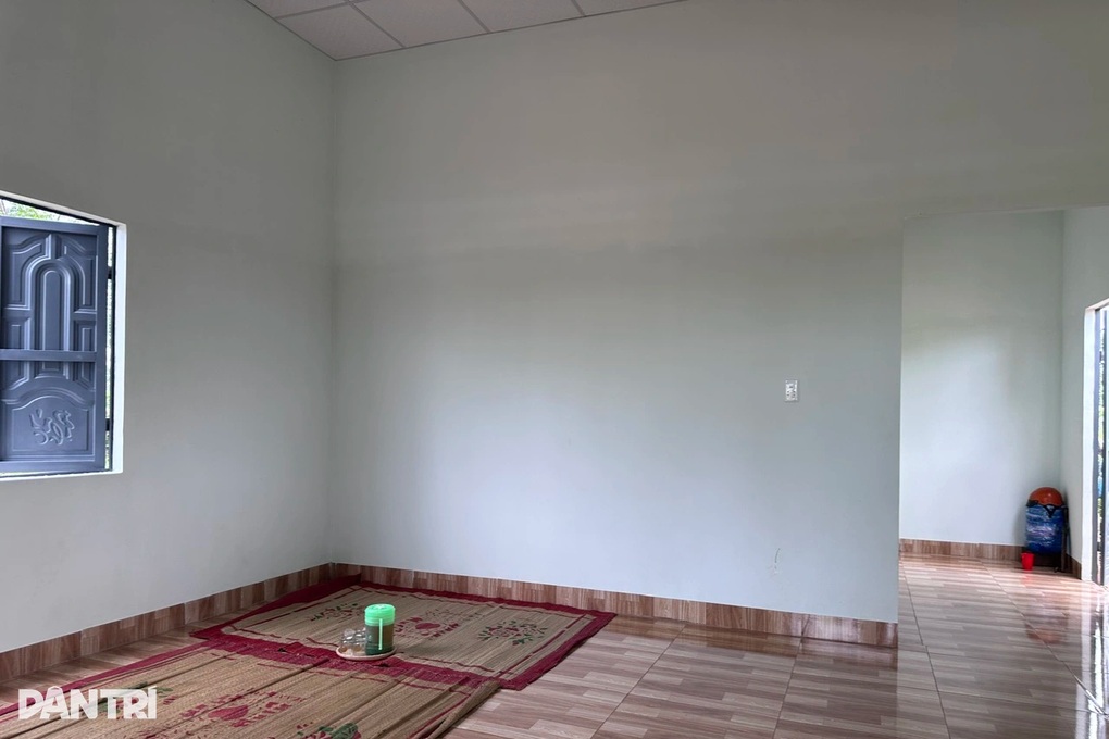 Bạn đọc Dân trí tặng nhà Nhân ái cho vợ chồng nghèo ở xã biên giới - 3 Bạn đọc Dân trí tặng nhà Nhân ái cho vợ chồng nghèo ở xã biên giới - 3