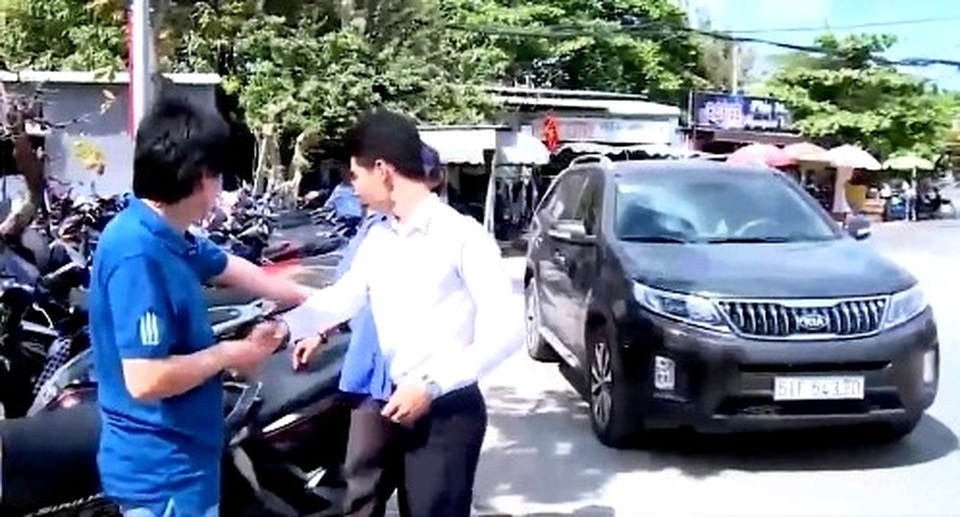 TPHCM: Dịch vụ đưa người say về nhà nở rộ, 100.000 – 200.000 đồng/lần - 1 TPHCM: Dịch vụ đưa người say về nhà nở rộ, 100.000 – 200.000 đồng/lần - 1