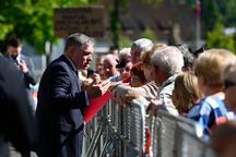 Thủ tướng Slovakia qua cơn nguy kịch sau khi bị mưu sát