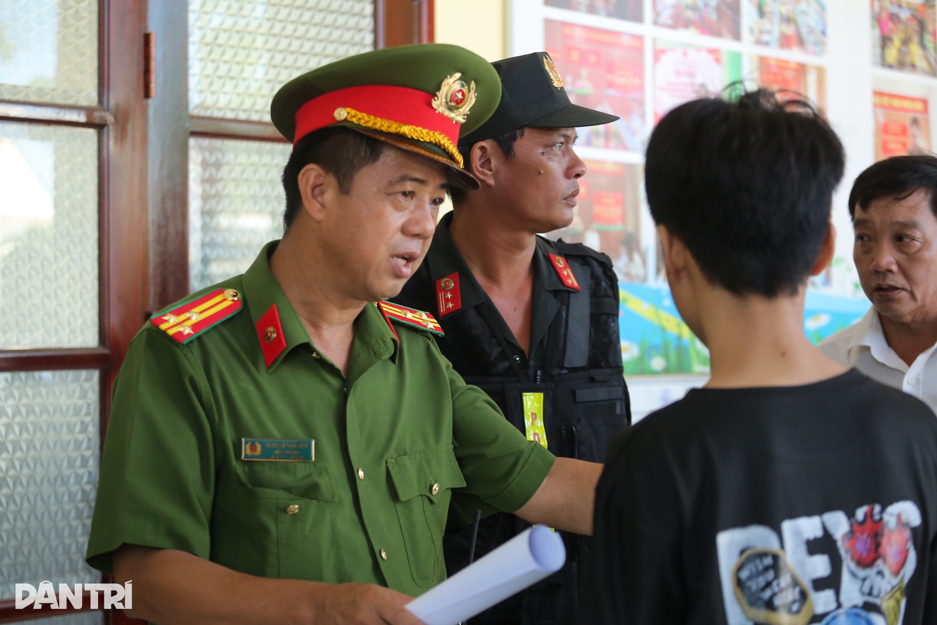 Hàng trăm người theo dõi phiên tòa xử vụ thảm án 3 người chết ở Tây Ninh - 10