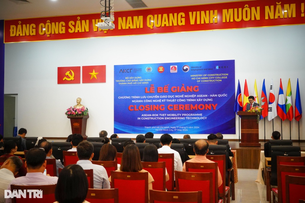 Trường cao đẳng đào tạo thành công cho sinh viên, giảng viên nước ngoài - 1