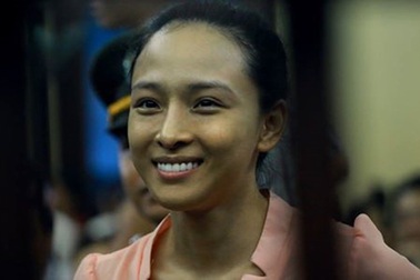 Hoa hậu Phương Nga nghĩ mình được "chống lưng"