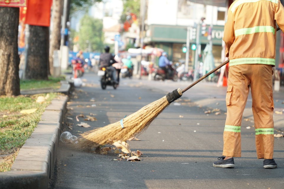 TPHCM: Buồn vui tâm sự công nhân vệ sinh trong Ngày Quốc tế Lao động 1/5 - 4 TPHCM: Buồn vui tâm sự công nhân vệ sinh trong Ngày Quốc tế Lao động 1/5 - 4