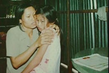 Kiểm điểm hiệu trưởng và công an xã “hỏi cung” học sinh