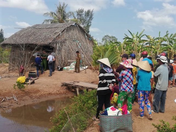 Bạc Liêu: Tạm giữ người mẹ dùng búa chém chết con gái 4 tuổi trong nhà vệ sinh, nghi mắc bệnh tâm thần - Ảnh 2. Bạc Liêu: Tạm giữ người mẹ dùng búa chém chết con gái 4 tuổi trong nhà vệ sinh, nghi mắc bệnh tâm thần - Ảnh 2.