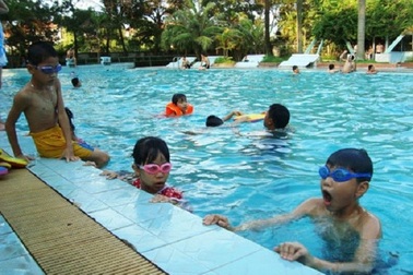 Bệnh dễ gặp khi đi bơi và cách phòng ngừa