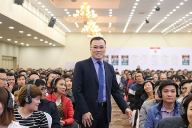 Ông Ernest Wong chia sẻ cách người trẻ không bị thay thế bởi AI