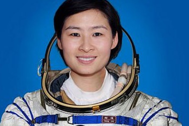 Lộ diện nữ phi hành gia đầu tiên của Trung Quốc