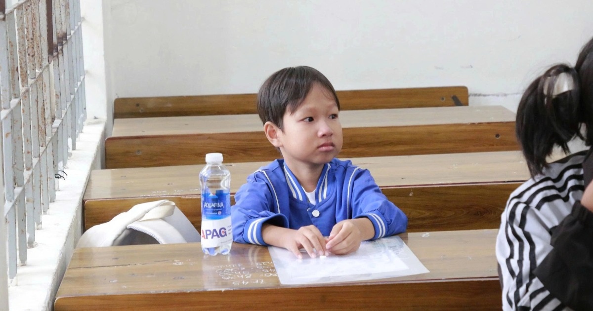 Thí sinh dự thi bị giám thị nhầm là học sinh tiểu học... đi lạc