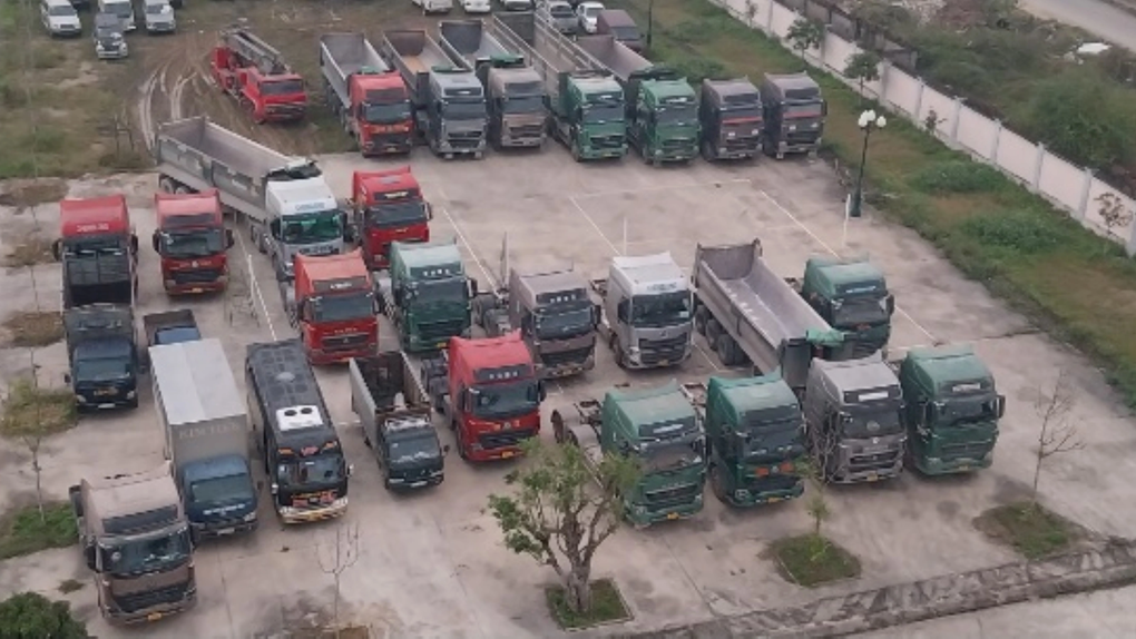 Nữ giám đốc mượn danh báo chí bảo kê xe tải, trục lợi hơn 5 tỷ đồng - 2 Nữ giám đốc mượn danh báo chí bảo kê xe tải, trục lợi hơn 5 tỷ đồng - 2
