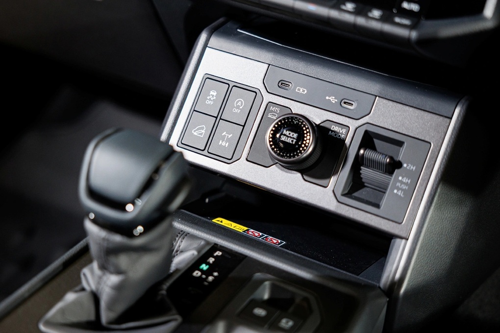 Toyota Hilux 2026 có thể chốt giá lên tới 1,1 tỷ đồng khi về Việt Nam - 5 Toyota Hilux 2026 có thể chốt giá lên tới 1,1 tỷ đồng khi về Việt Nam - 5