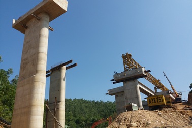 Vụ sập dầm cầu cao tốc Hạ Long - Vân Đồn: Tỉnh yêu cầu tạm dừng thi công