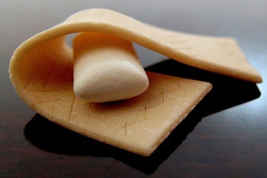 Bé 4 tuổi tắc thở do nuốt ... kẹo cao su 