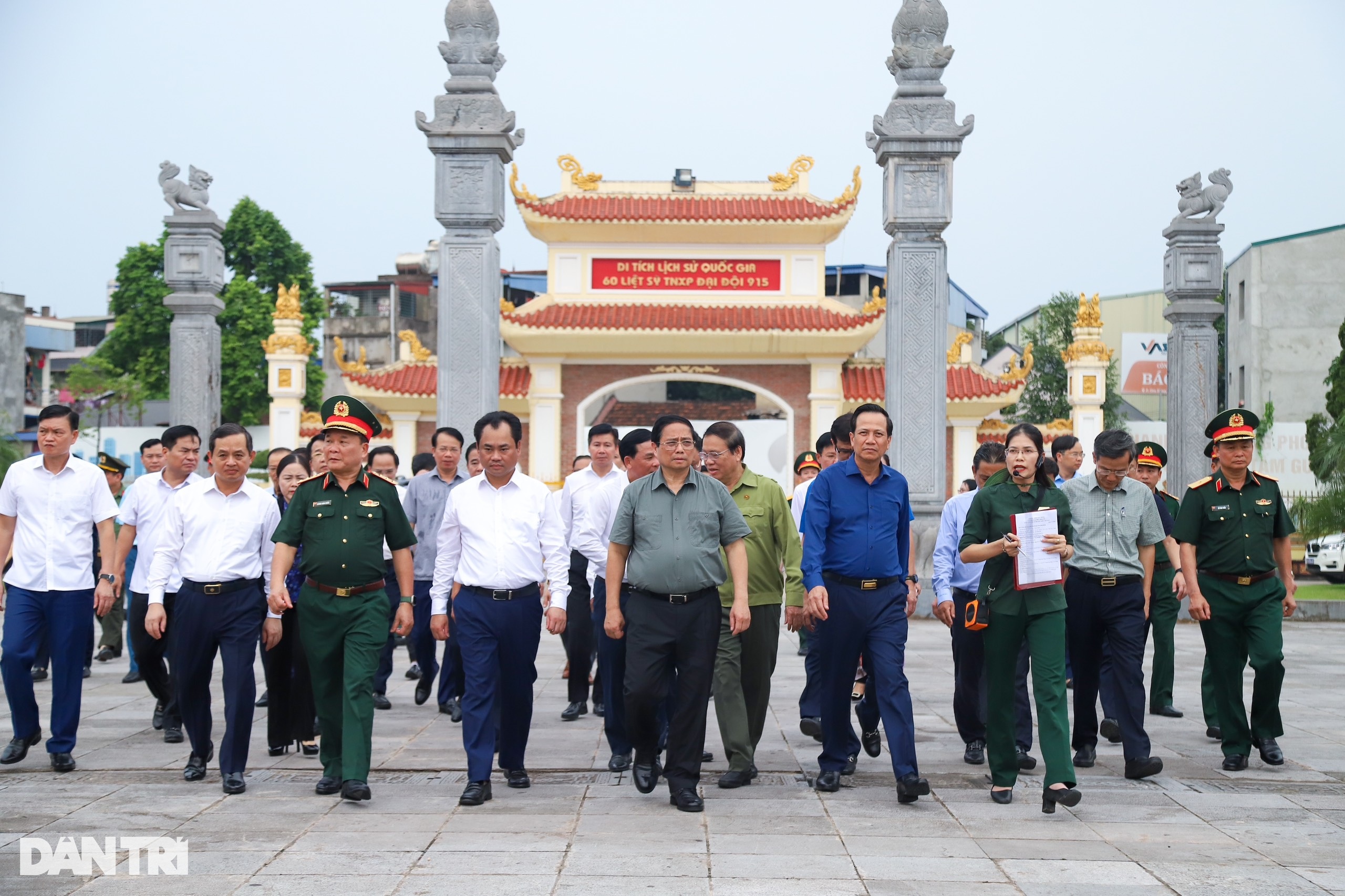 View - Thủ tướng dâng hương tại nơi khởi đầu Ngày Thương binh - Liệt sĩ | Báo Dân trí