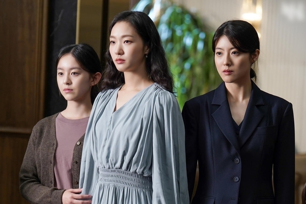 Yêu cầu Netflix gỡ phim Ba chị em vì xuyên tạc lịch sử Việt Nam - 1 Yêu cầu Netflix gỡ phim Ba chị em vì xuyên tạc lịch sử Việt Nam - 1