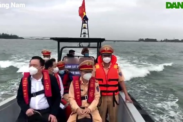 Các lực lượng tham gia tìm kiếm các nạn nhân còn mất tích