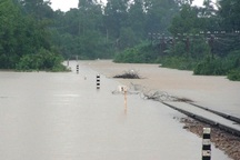 Đường ray chìm nghỉm, hơn 2.000 hành khách mắc kẹt