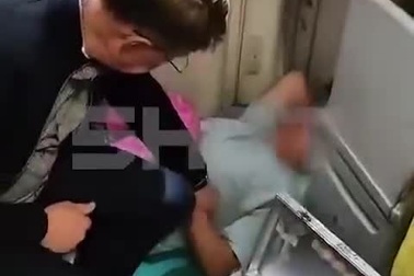 Bộ trưởng Y tế Nga cứu sống hành khách trên chuyến bay tới Việt Nam