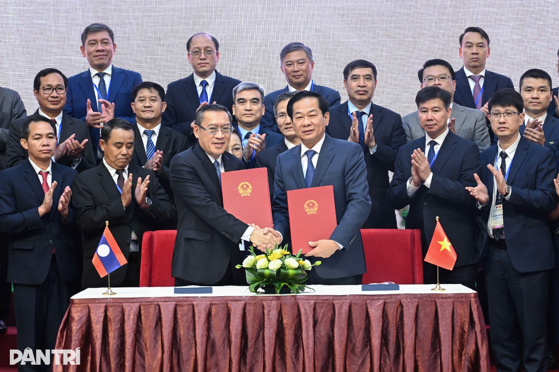 Überblick über die 9. bis 15. Konferenz der Arbeitsminister Vietnams und Laos Toàn cảnh Hội nghị Bộ trưởng Lao động Việt Nam - Lào lần thứ 9 - 15