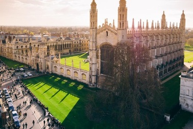 Đại học Cambridge chuyển 100% bài giảng sang dạng trực tuyến năm học tới