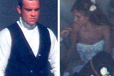 Robbie Williams hạnh phúc trong ngày trọng đại