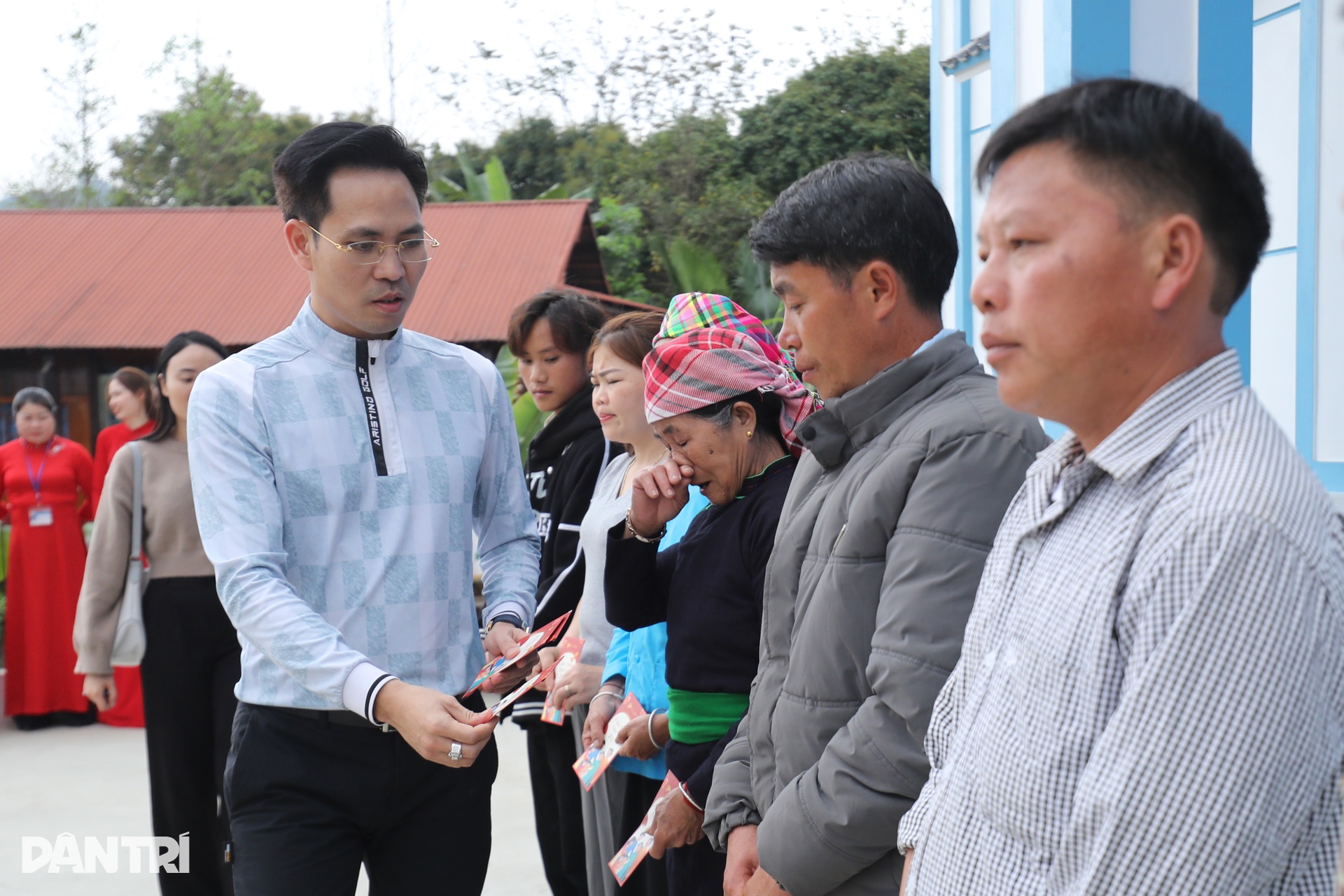 Báo Dân trí khánh thành 7 nhà Nhân ái tại tỉnh Lào Cai - 8 Báo Dân trí khánh thành 7 nhà Nhân ái tại tỉnh Lào Cai - 8