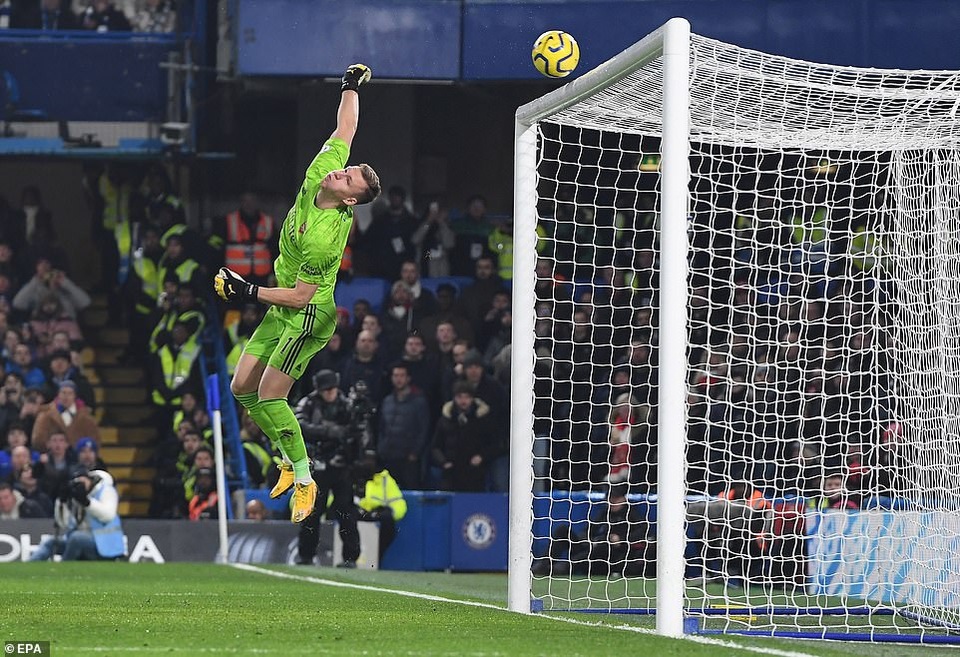 Thi đấu với 10 người, Arsenal vẫn ép Chelsea phải chia điểm - 2 Thi đấu với 10 người, Arsenal vẫn ép Chelsea phải chia điểm - 2