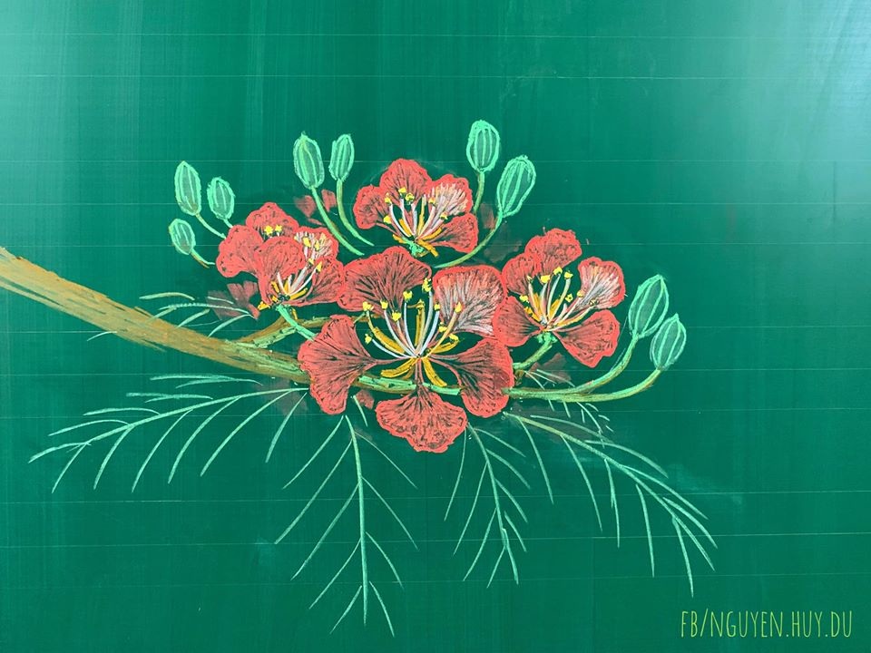 Thầy giáo vẽ hoa phượng lên bảng khiến người xem trầm trồ, ngưỡng mộ - 6 Thầy giáo vẽ hoa phượng lên bảng khiến người xem trầm trồ, ngưỡng mộ - 6