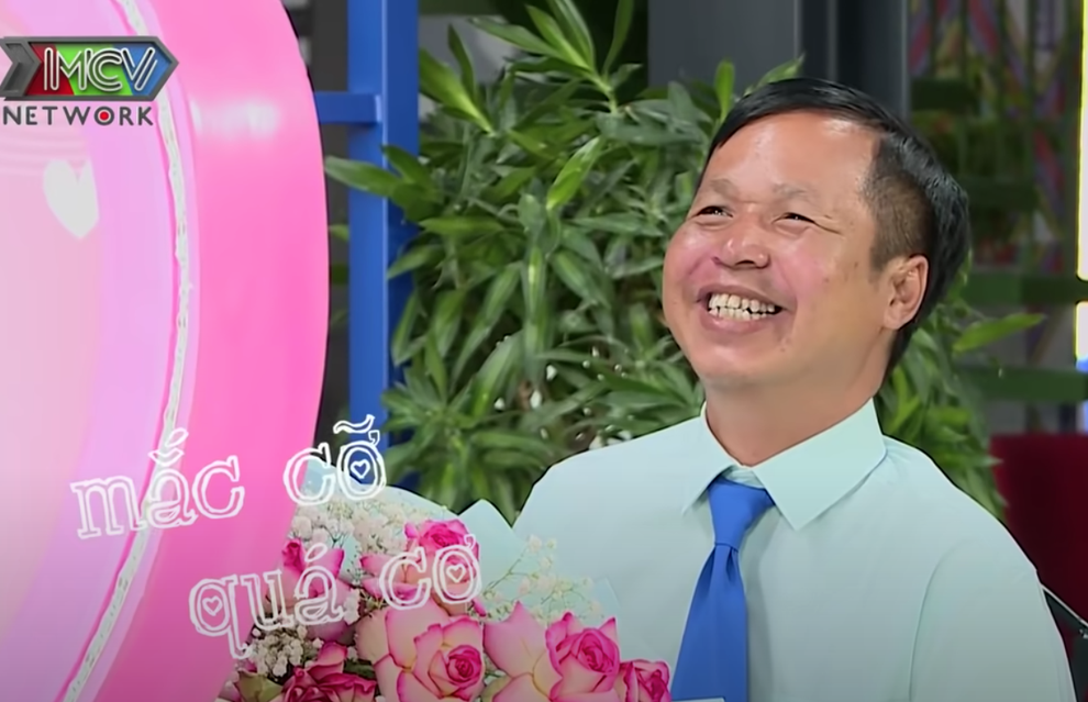 Dân mạng phát cuồng với anh bảo vệ tự xách 52 cây vàng đi mua nhà - 2 Dân mạng phát cuồng với anh bảo vệ tự xách 52 cây vàng đi mua nhà - 2