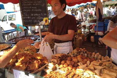 Một ngày theo chân DHS Việt đi làm thêm